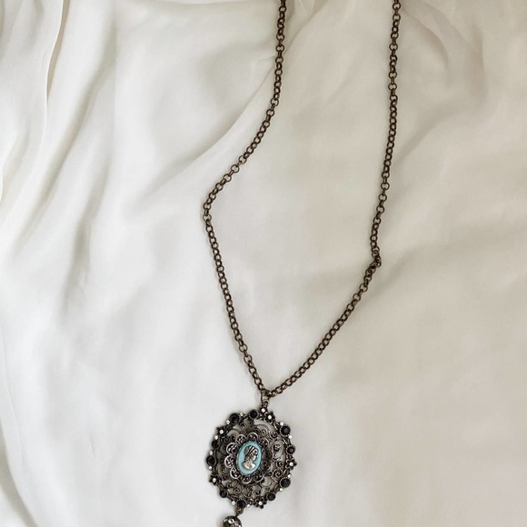 VTG Pastel Blue Cameo Medallion Necklace - Picture 8 of 10